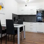 Apartman Blue Mare Sunny Bliss Polanki Klonowa, 350m Beach, Pool, Sauna, Gym